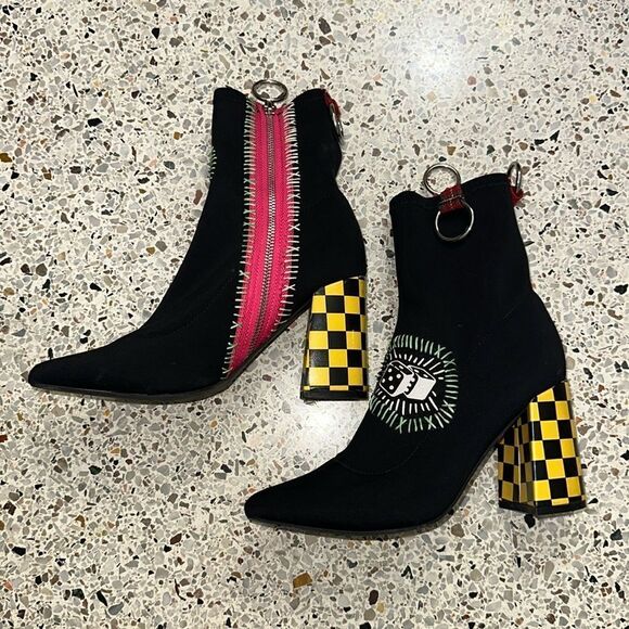 Current Mood black heel boots yellow check 7 dolls kill dice - Picture 1 of 7